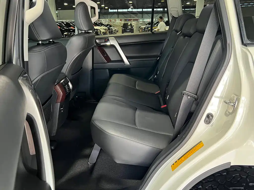 Toyota Prado 2016 — фото 19
