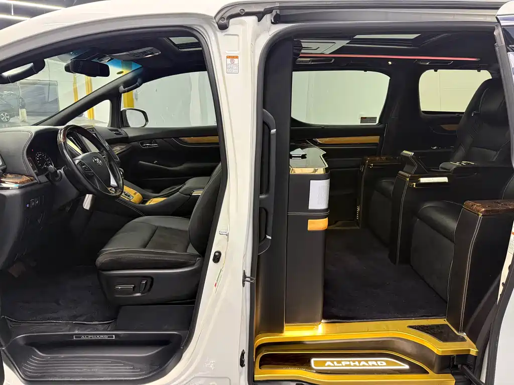 Toyota Alphard 2019 — фото 8