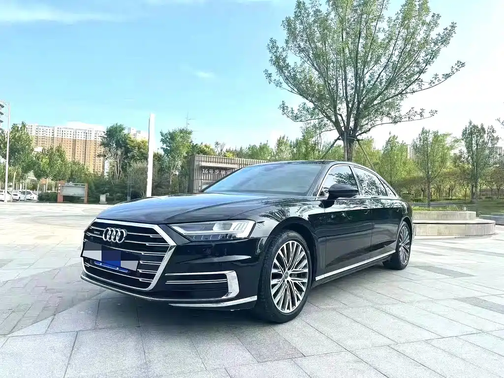 Audi A8 2021 — фото 1