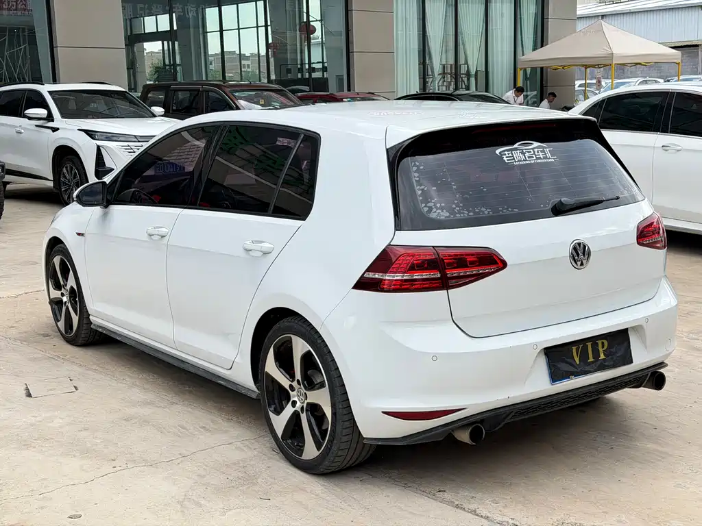 Volkswagen Golf GTI 2017 — фото 8