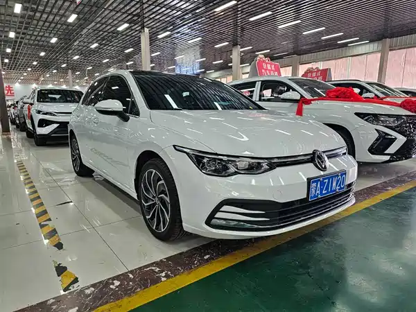 Volkswagen Golf 2023