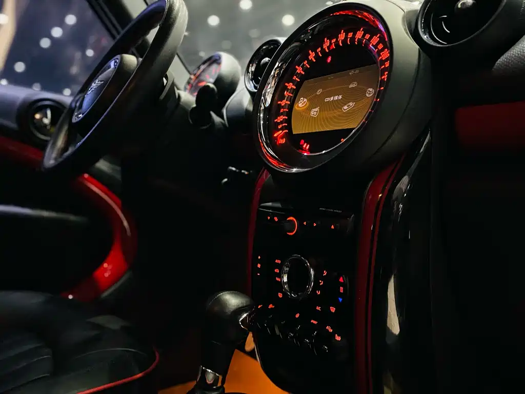 MINI JCW Countryman 2014 — фото 14