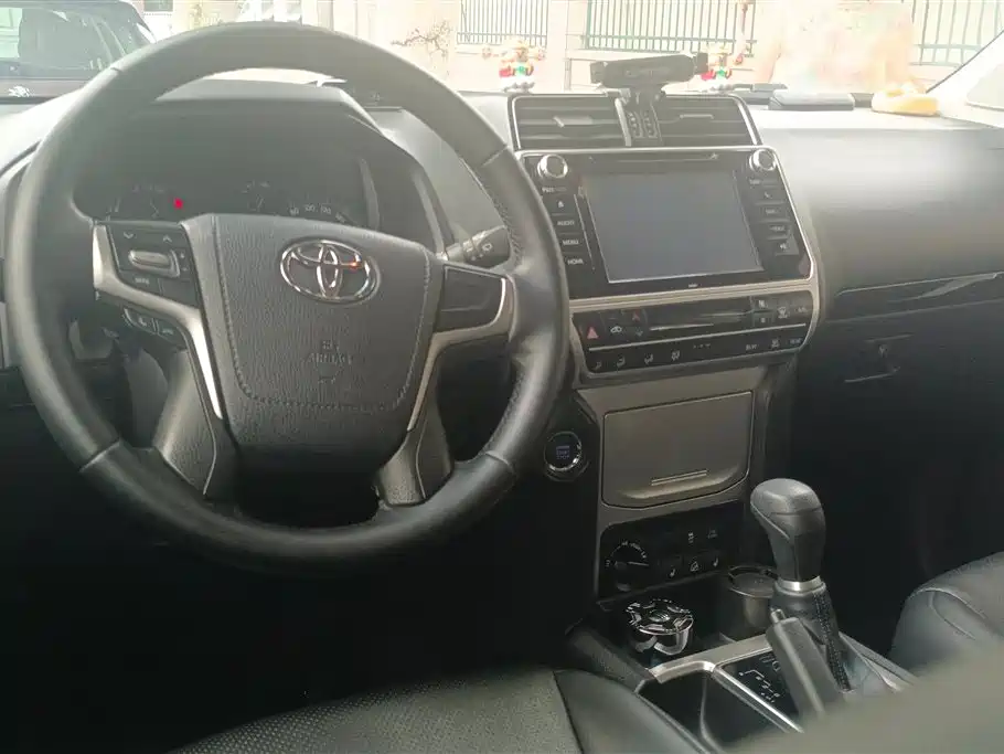 Toyota Prado 2019 — фото 12