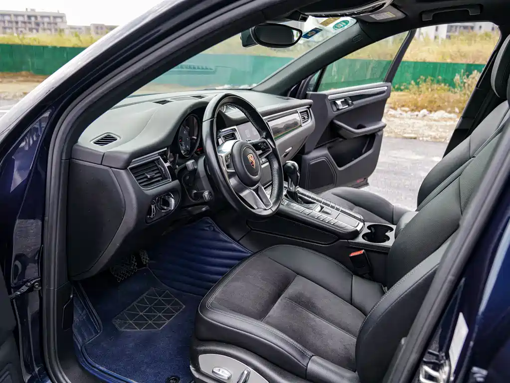 Porsche Macan 2017 — фото 11