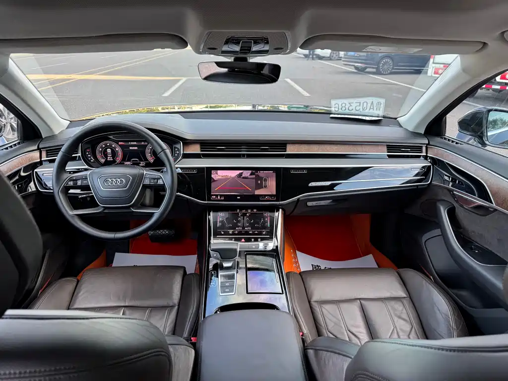 Audi A8 2018 — фото 18