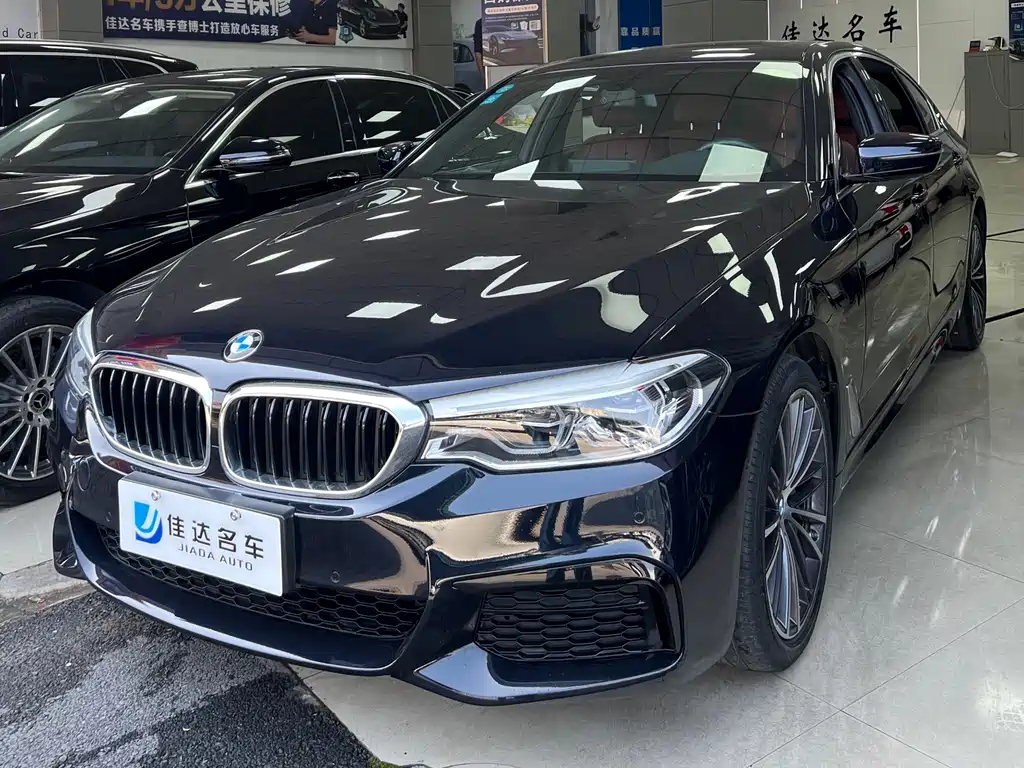 BMW 5 Series 2020 — фото 1