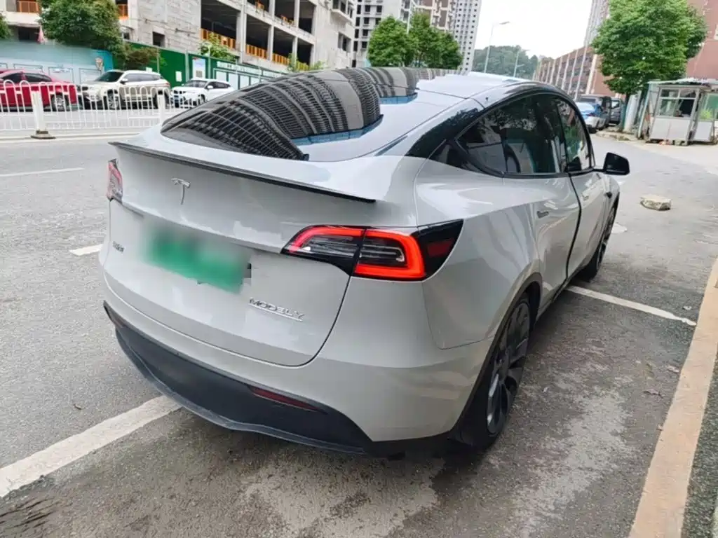 Tesla Model Y 2021