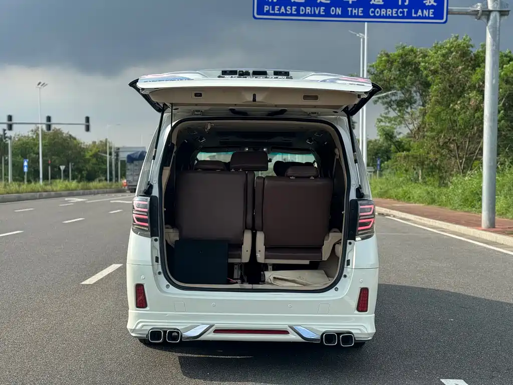 Toyota Alphard 2013 — фото 29