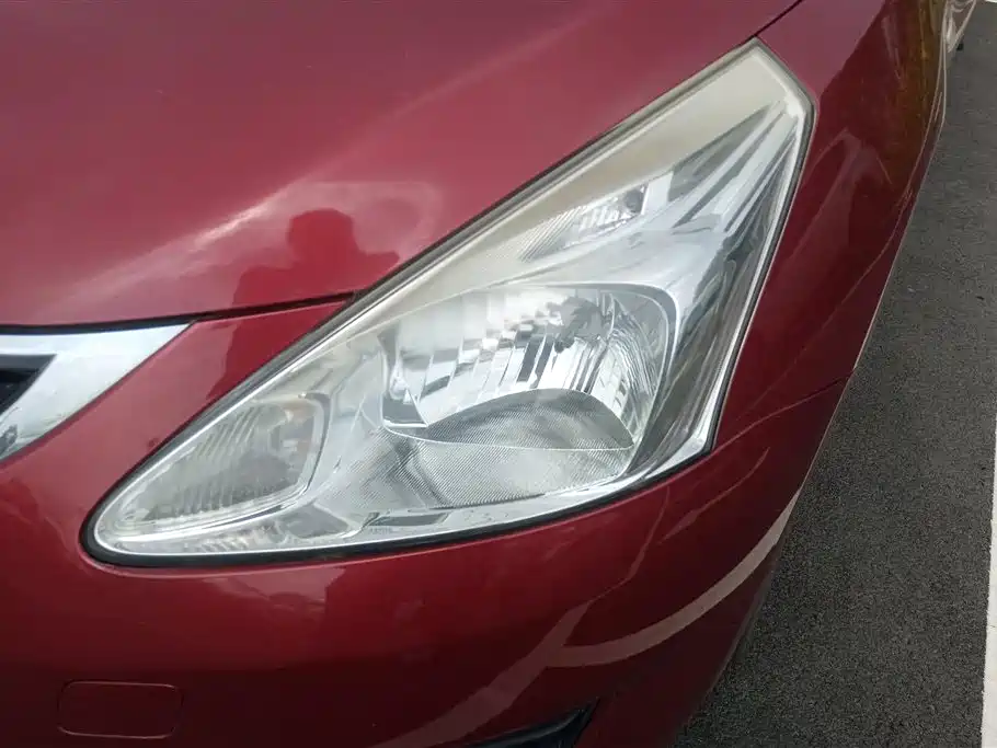 Nissan Tiida 2016