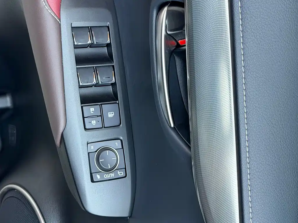 Lexus NX 2021