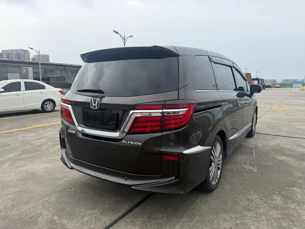 Honda Elysion 2016