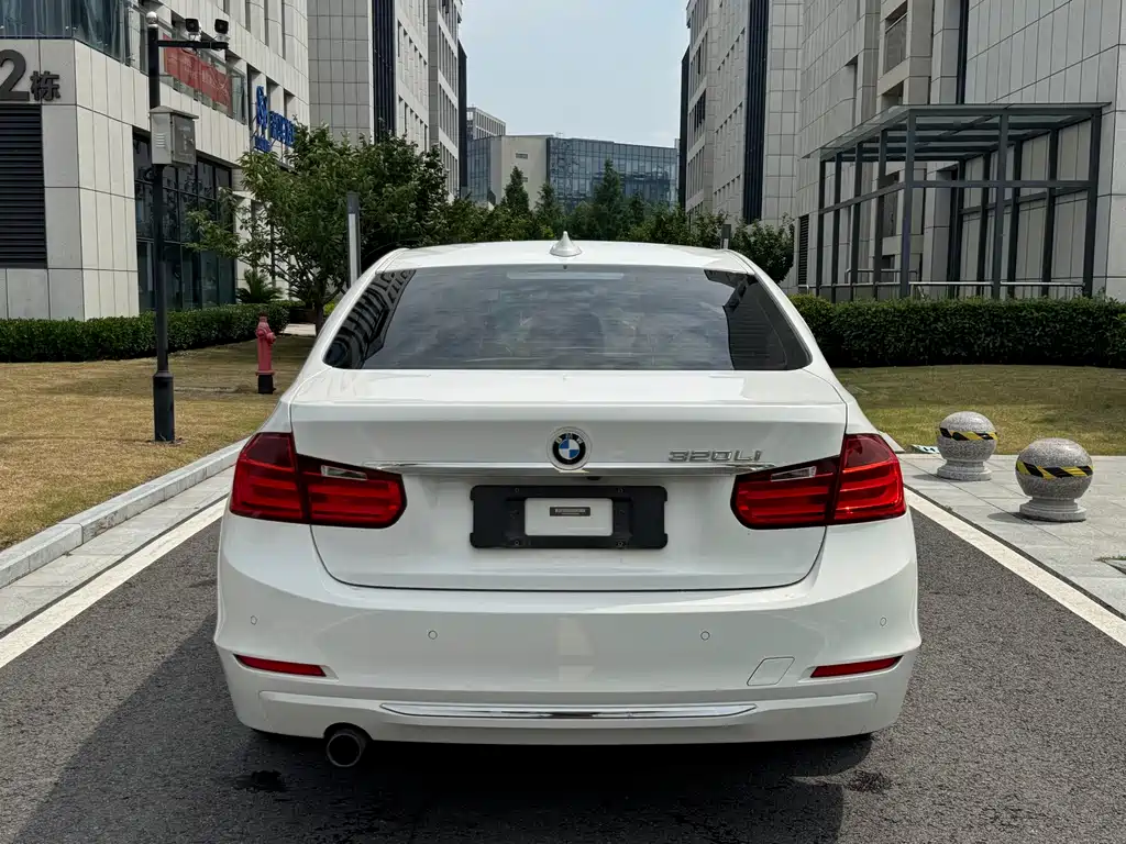 BMW 3 Series 2014 — фото 24
