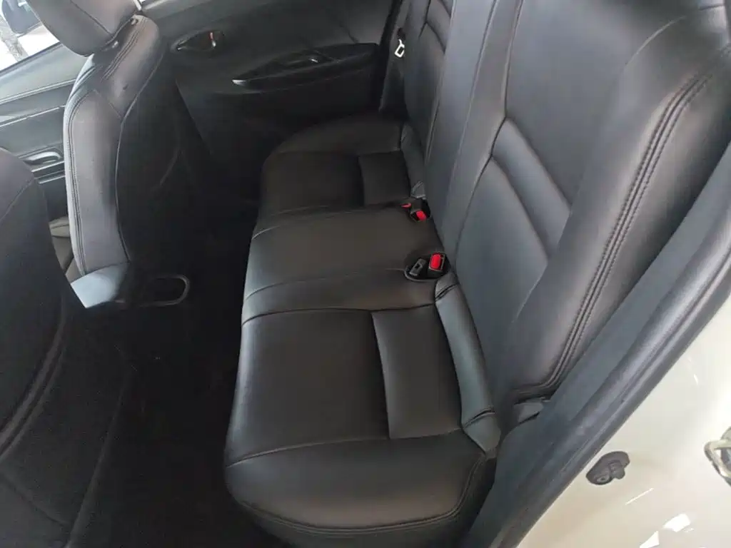 Toyota Yaris L 2021 — фото 17