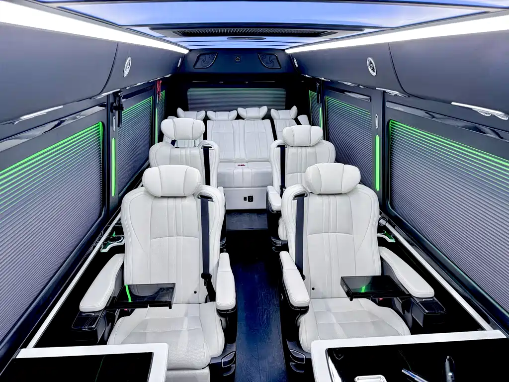 Toyota Coaster 2022 — фото 13