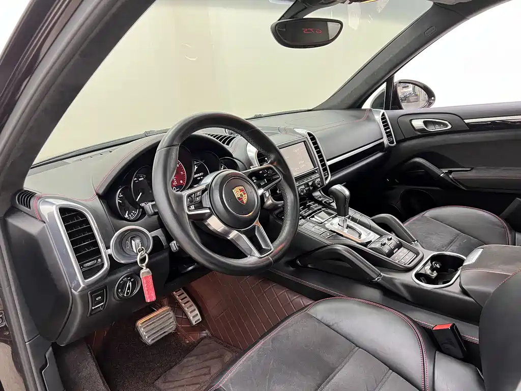 Porsche Cayenne 2016 — фото 16