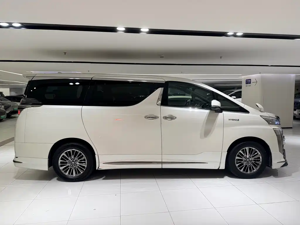 Toyota Vellfire 2021 — фото 18
