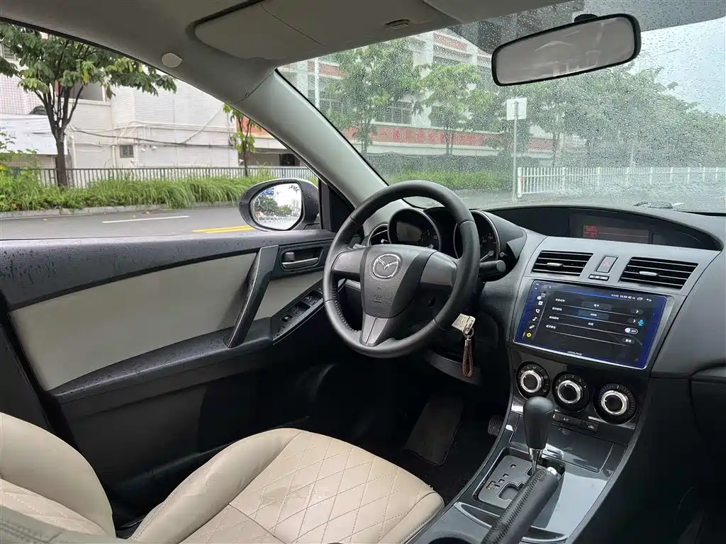 Mazda 3 Xingcheng 2015 — фото 10