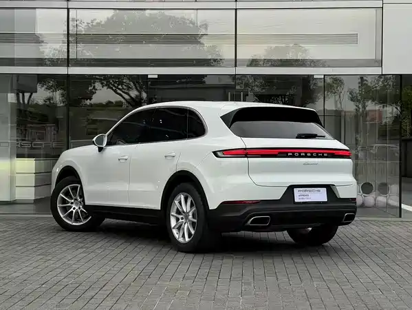 Porsche Cayenne 2024