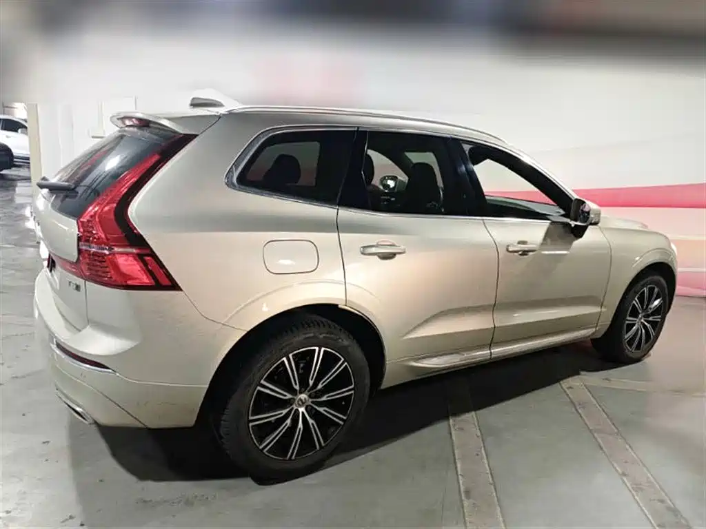 Volvo XC60 2021 — фото 4