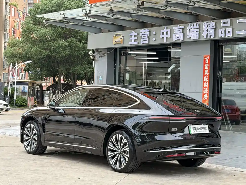 NIO ET9 2025