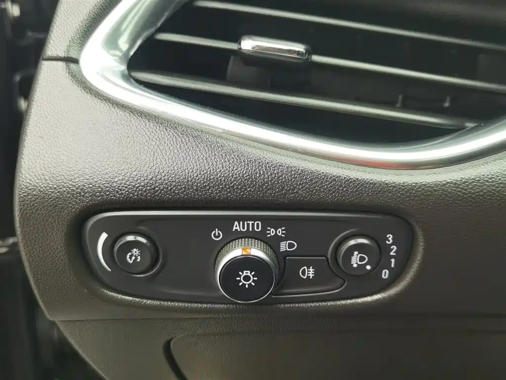 Chevrolet Malibu XL 2019 — фото 21