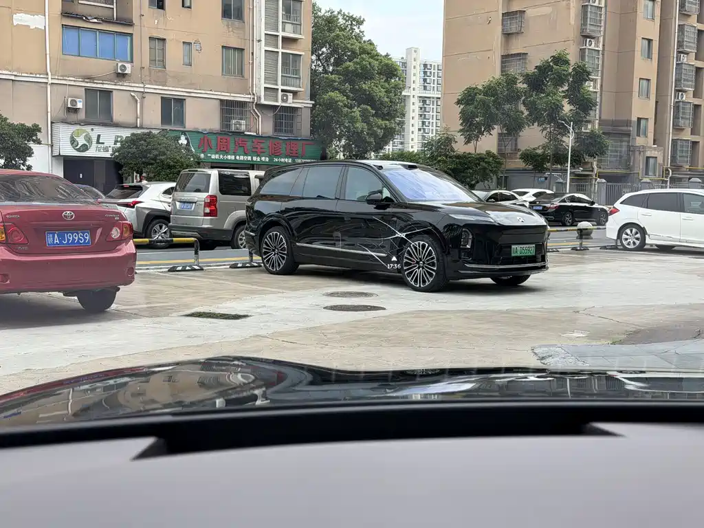 NIO ET9 2025