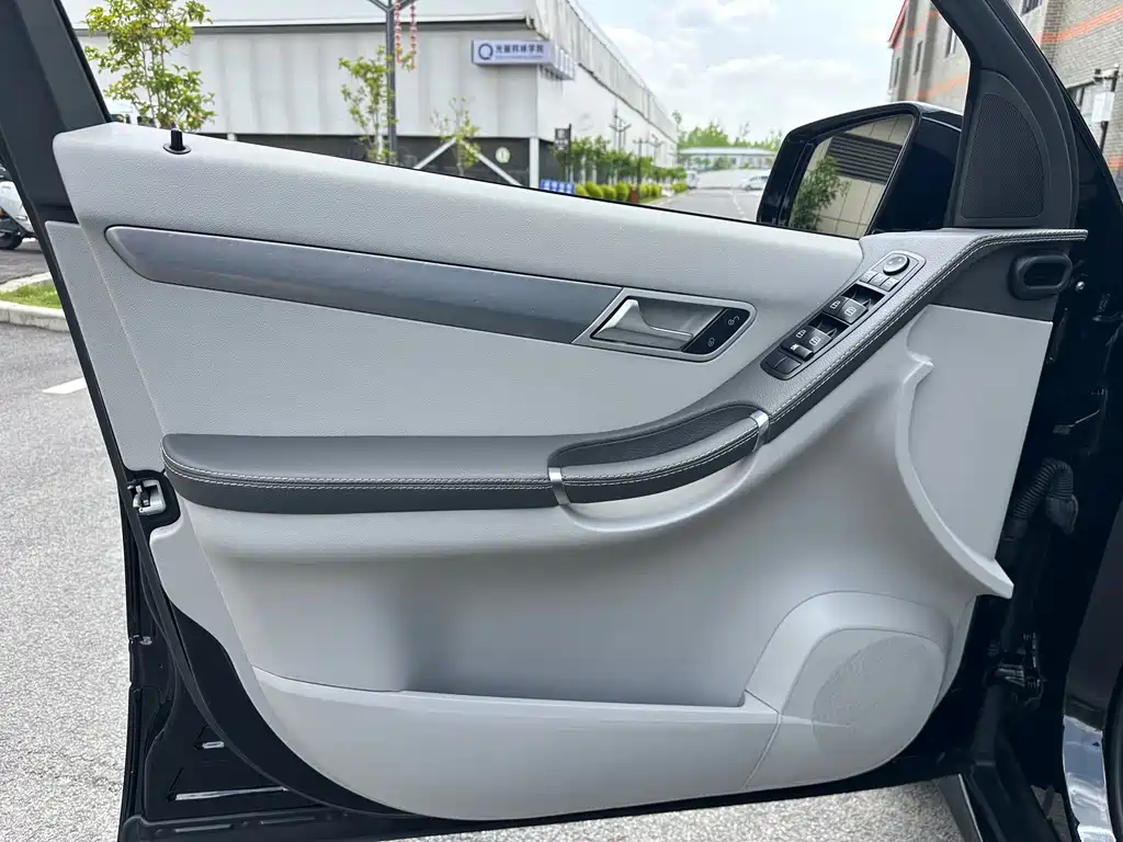 Mercedes-Benz R-Class 2016 — фото 13