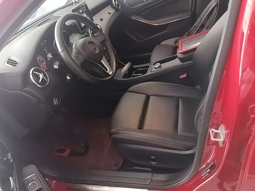 Mercedes-Benz GLA 2016 — фото 15