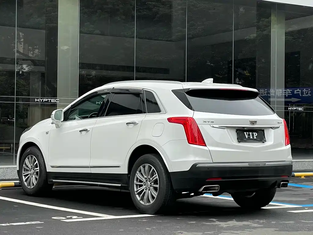 Cadillac XT5 2018 — фото 9