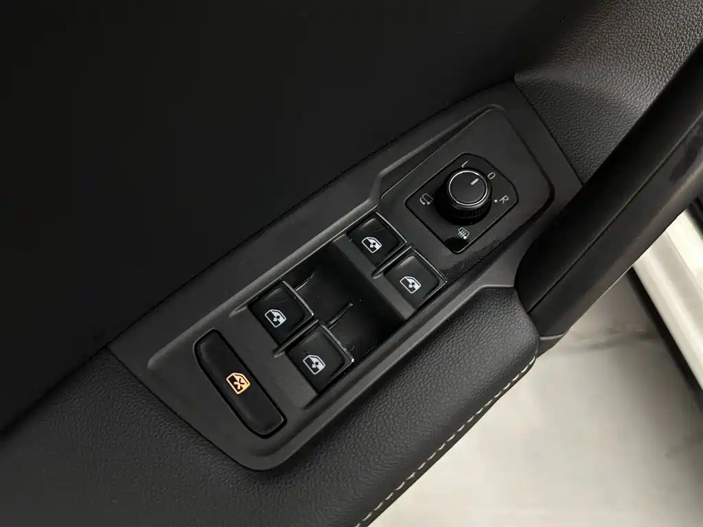Volkswagen Tiguan L 2020 — фото 22