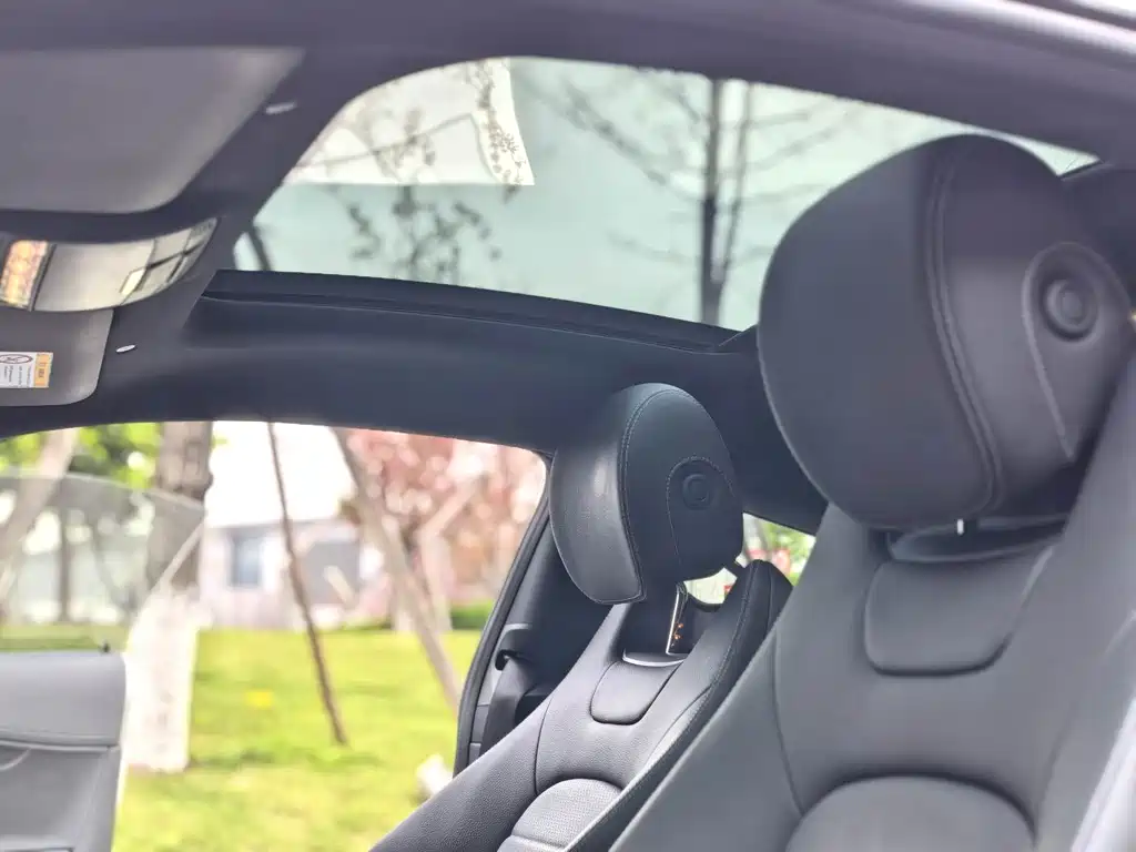 Mercedes-Benz C-Class 2019