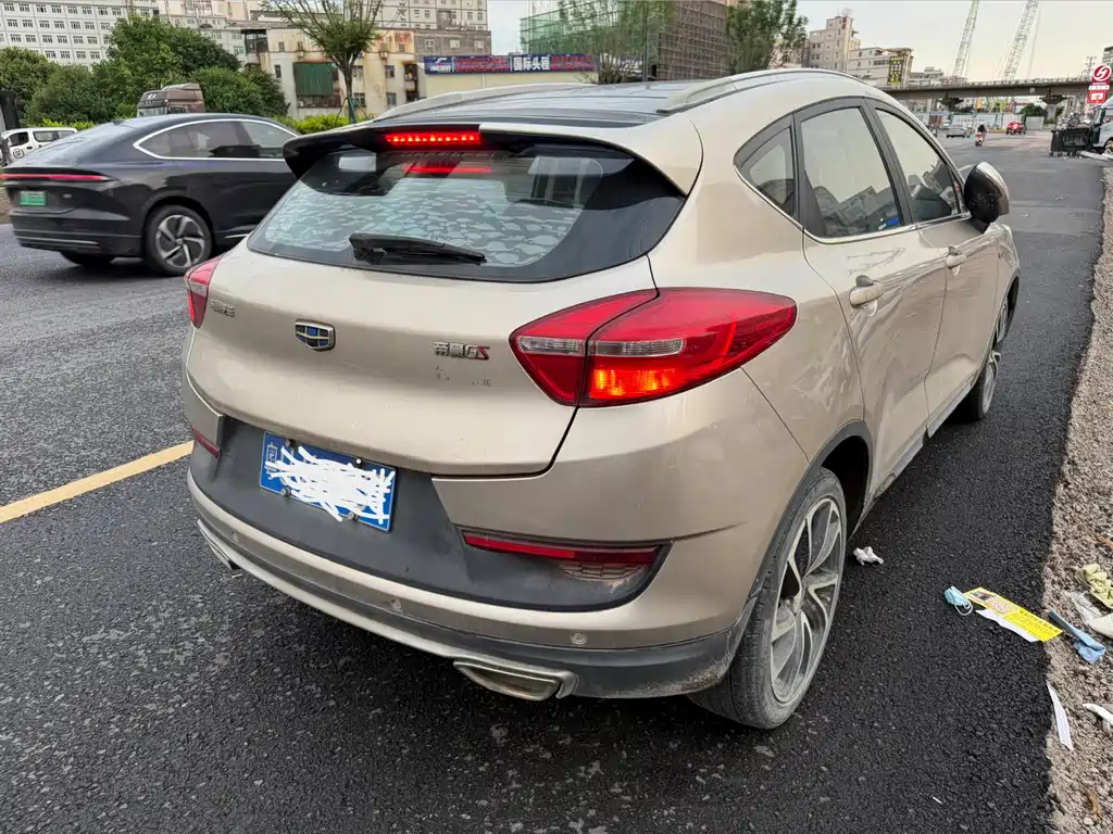 Geely Emgrand GS 2018 — фото 14
