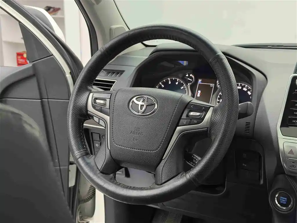 Toyota Prado 2019 — фото 11