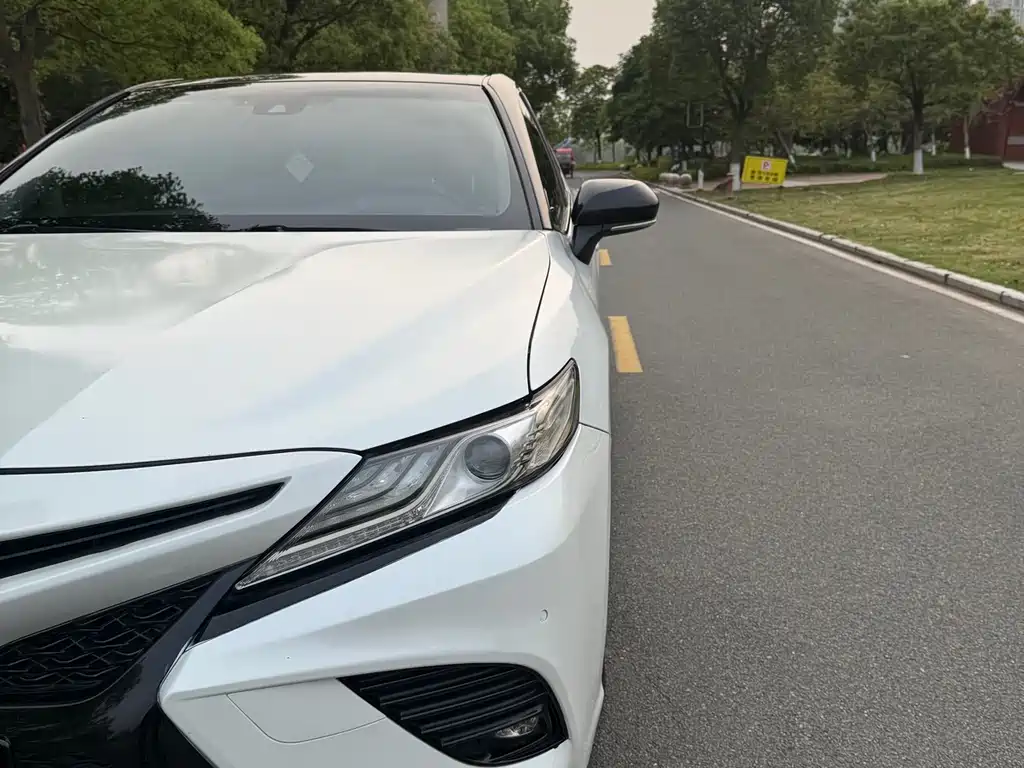 Toyota Camry 2020 — фото 13