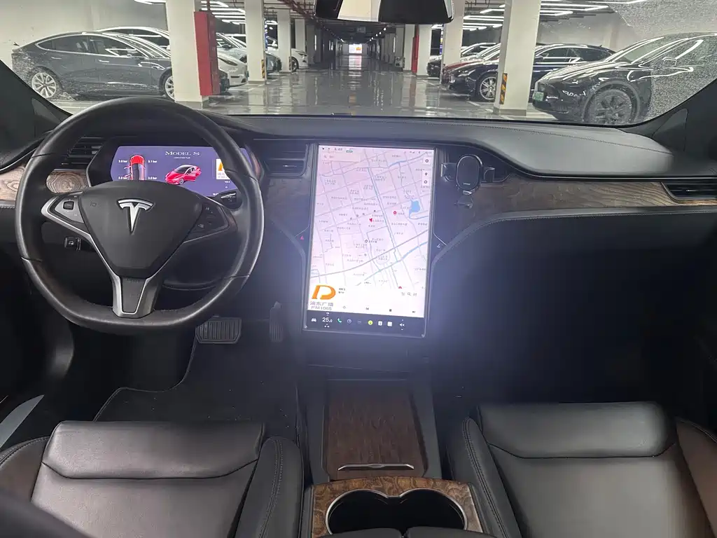 Tesla Model S 2020 — фото 10