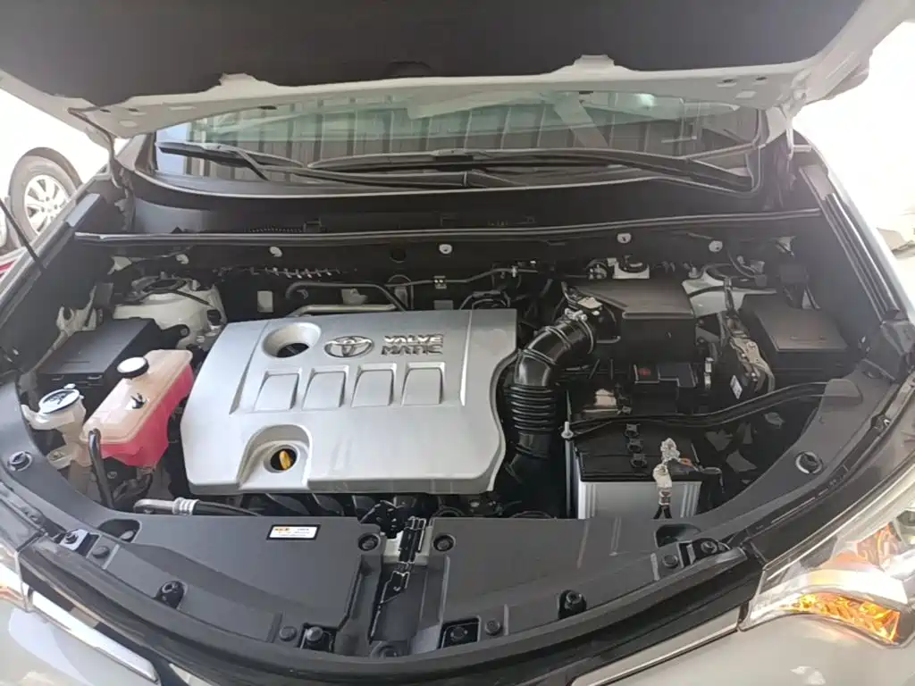 Toyota RAV4 2019 — фото 17