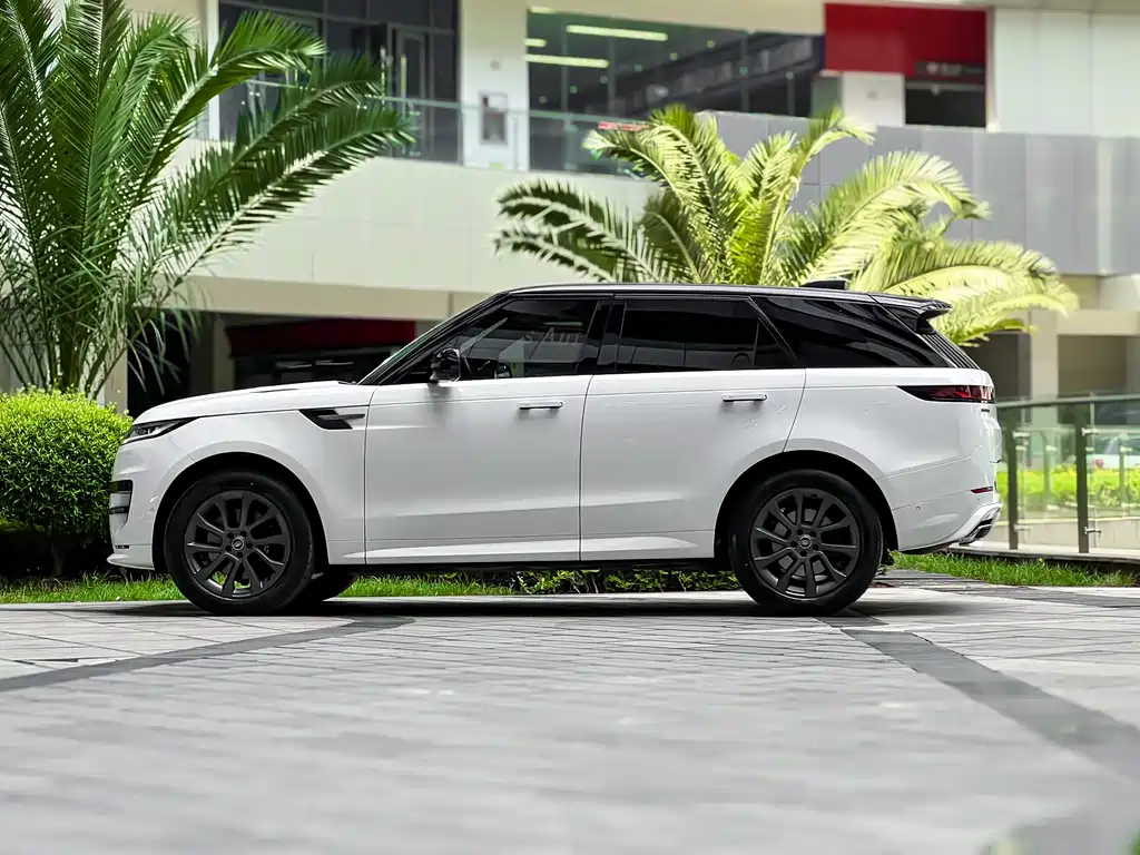 Land Rover Sport 2023 — фото 3