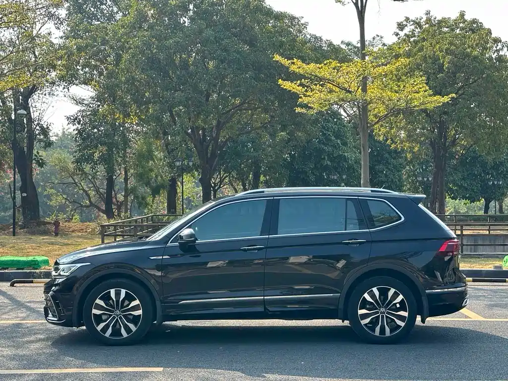 Volkswagen Tiguan L 2022 — фото 4