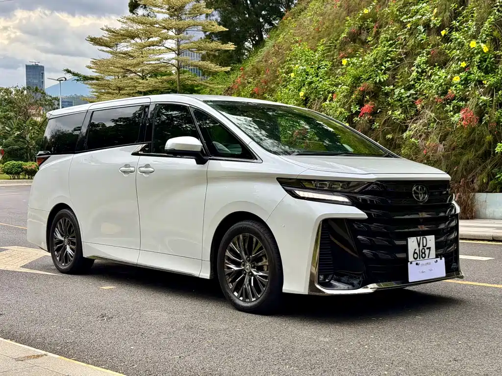 Toyota Vellfire 2026 — фото 3