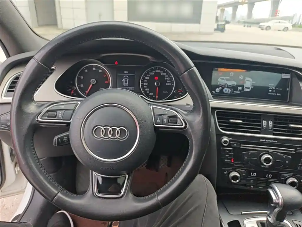 Audi A4L 2015 — фото 10