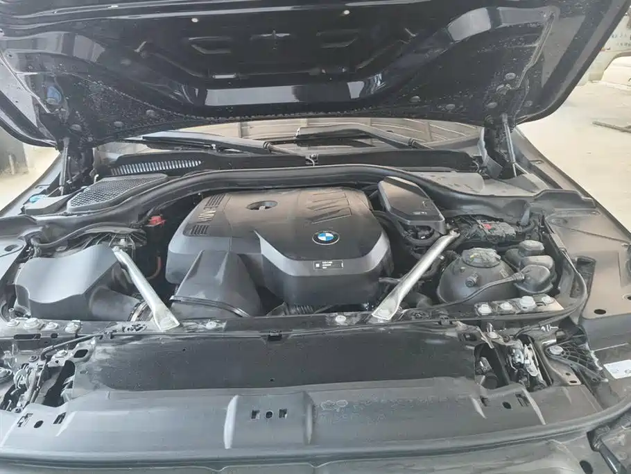 BMW 5 Series 2025 — фото 10