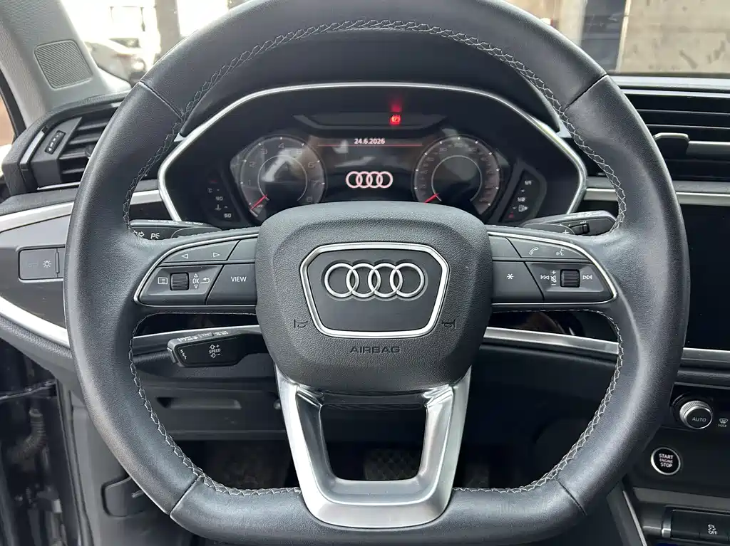 Audi Q3 2023 — фото 17