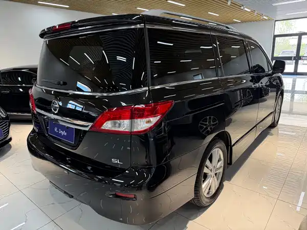 Nissan Quest 2016