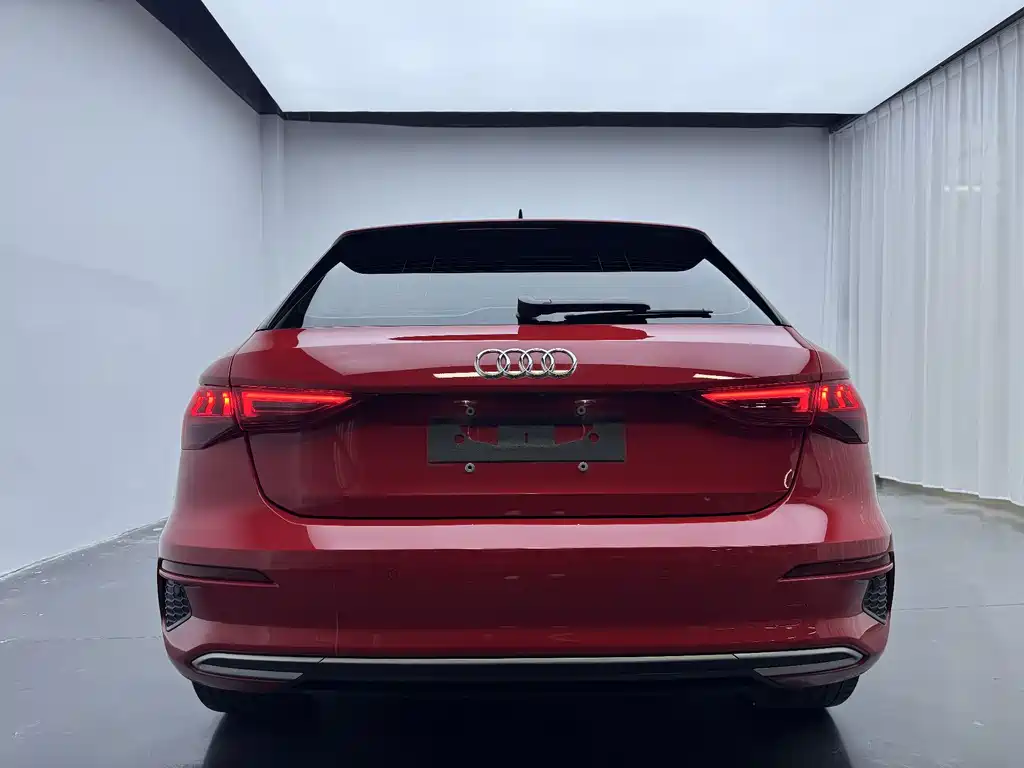 Audi A3 2023 — фото 8
