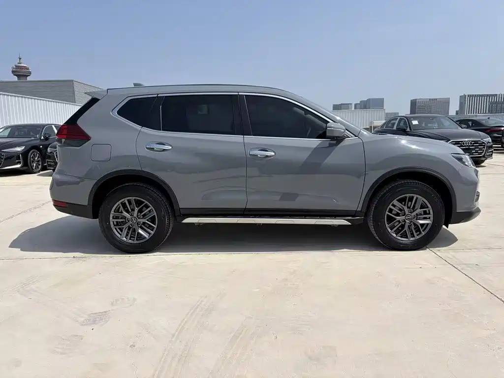 Nissan X-Trail 2025