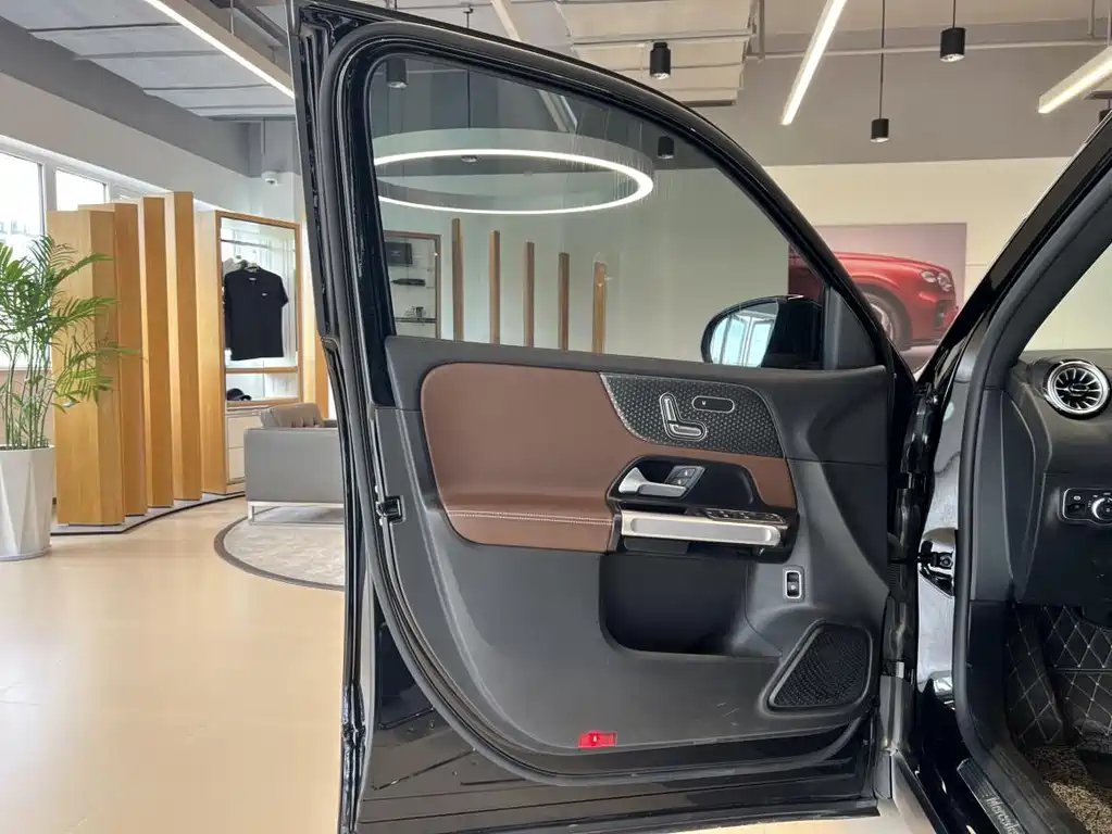 Mercedes-Benz GLB 2024