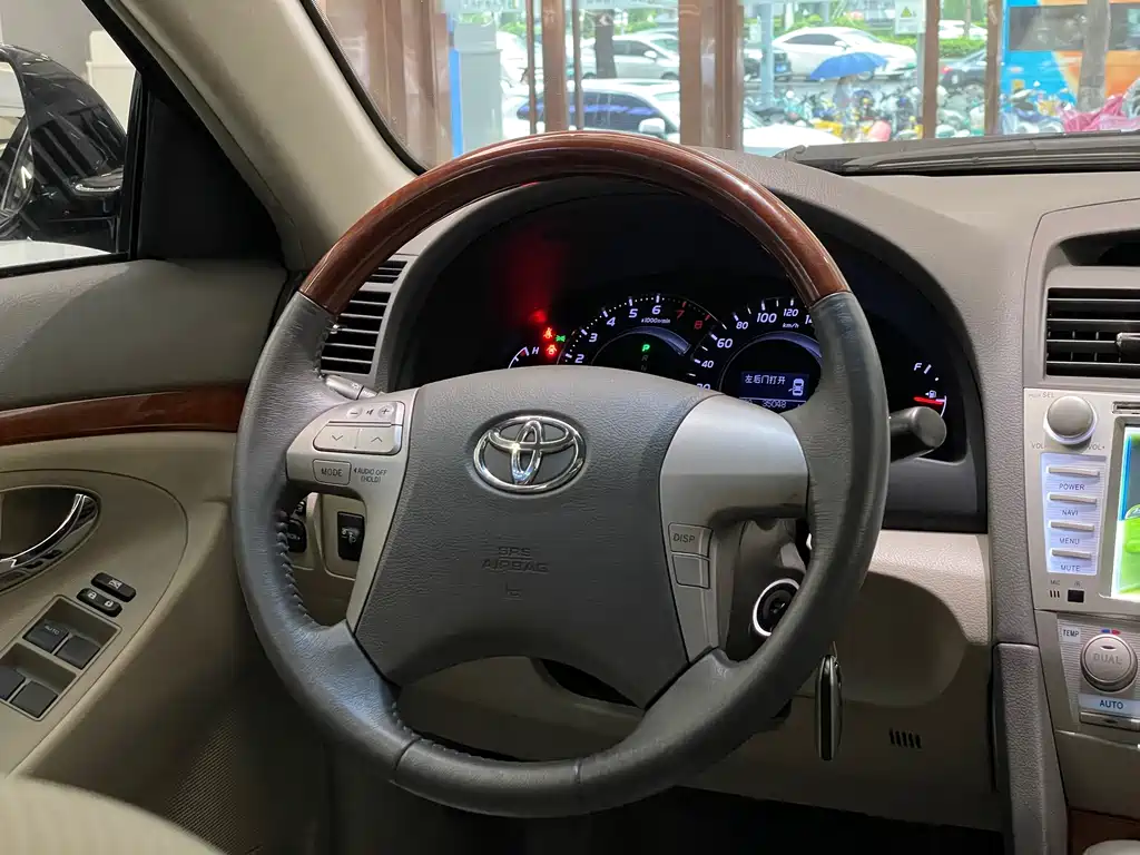 Toyota Camry 2013 — фото 17