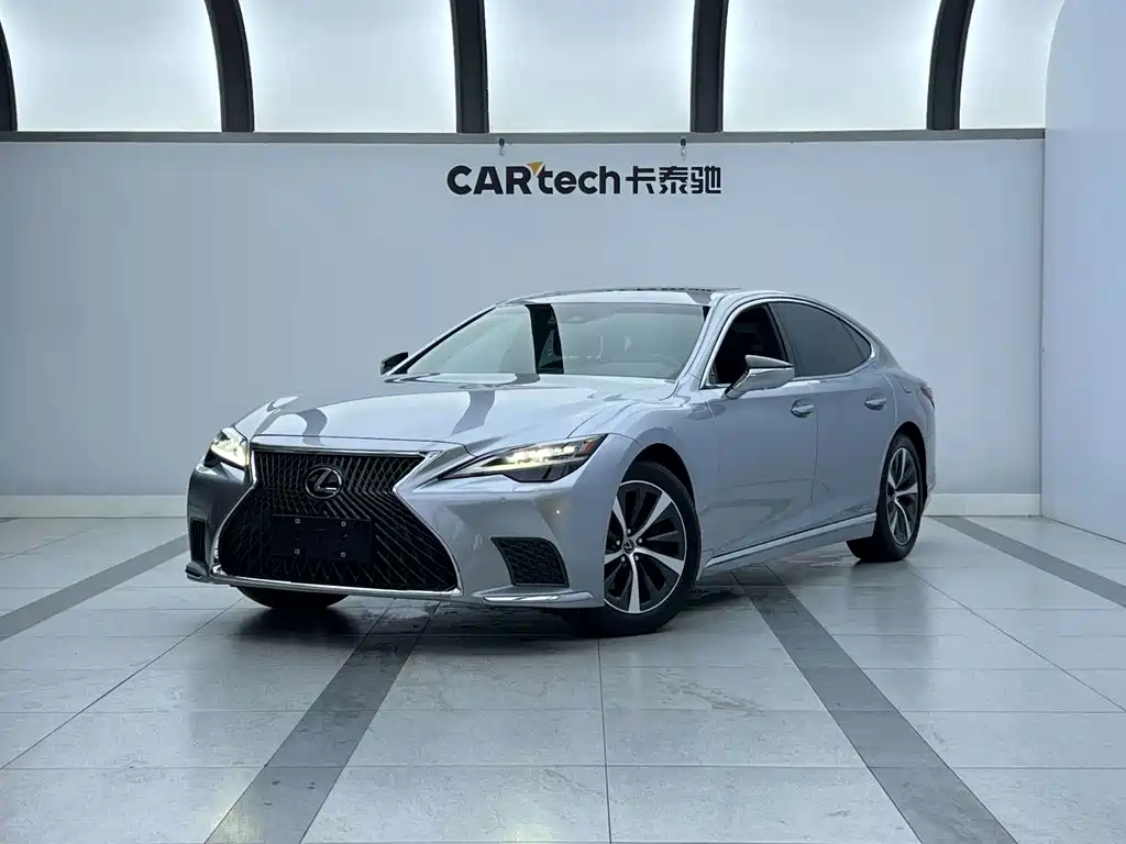 Lexus LS 2022 — фото 1