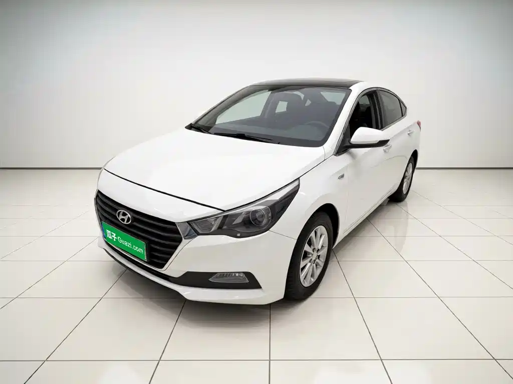 Hyundai Verna 2017 — фото 1