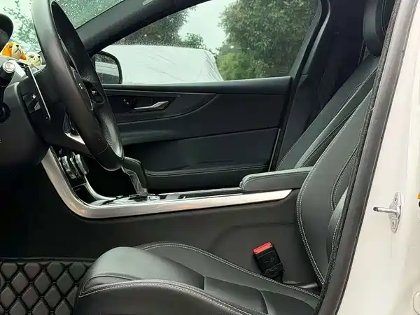 Jaguar XEL 2021
